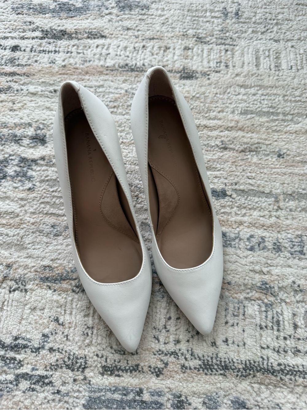 Banana Republic White Pointed Toe Leather Pumps